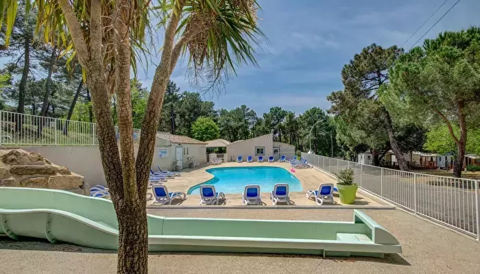 Campingplatz Pinède in der Provence