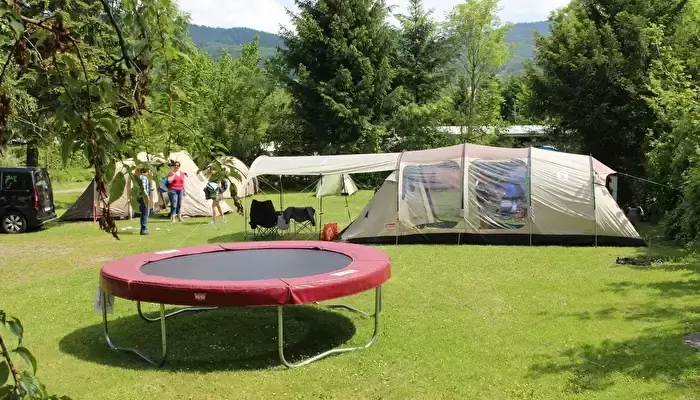 Nibelungen-Campingplatz am Schwimmbad