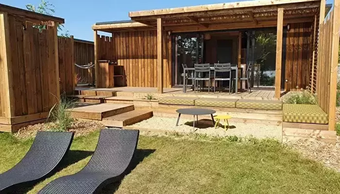 Flower Camping am Lac de la Chausselière - Image-tags.