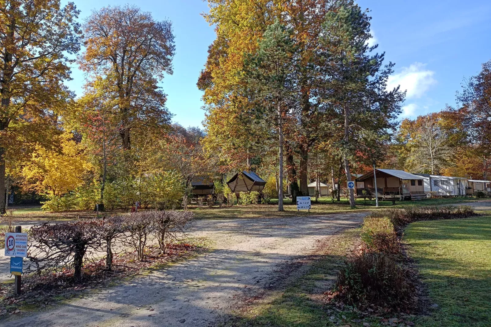 Campingplatz Seasonova L’Étang de la Vallée-