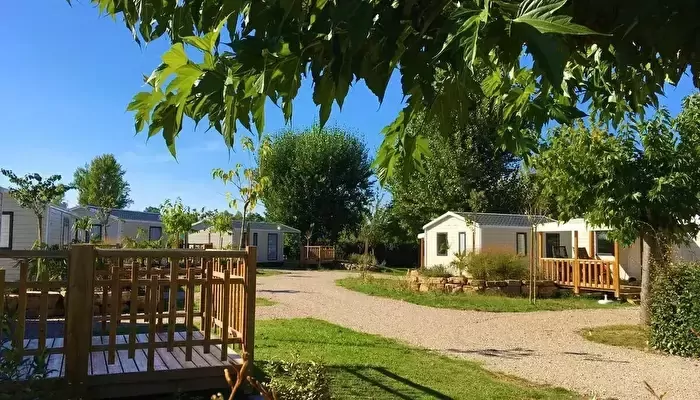 Campingplatz Les Pommiers dAiguelèze