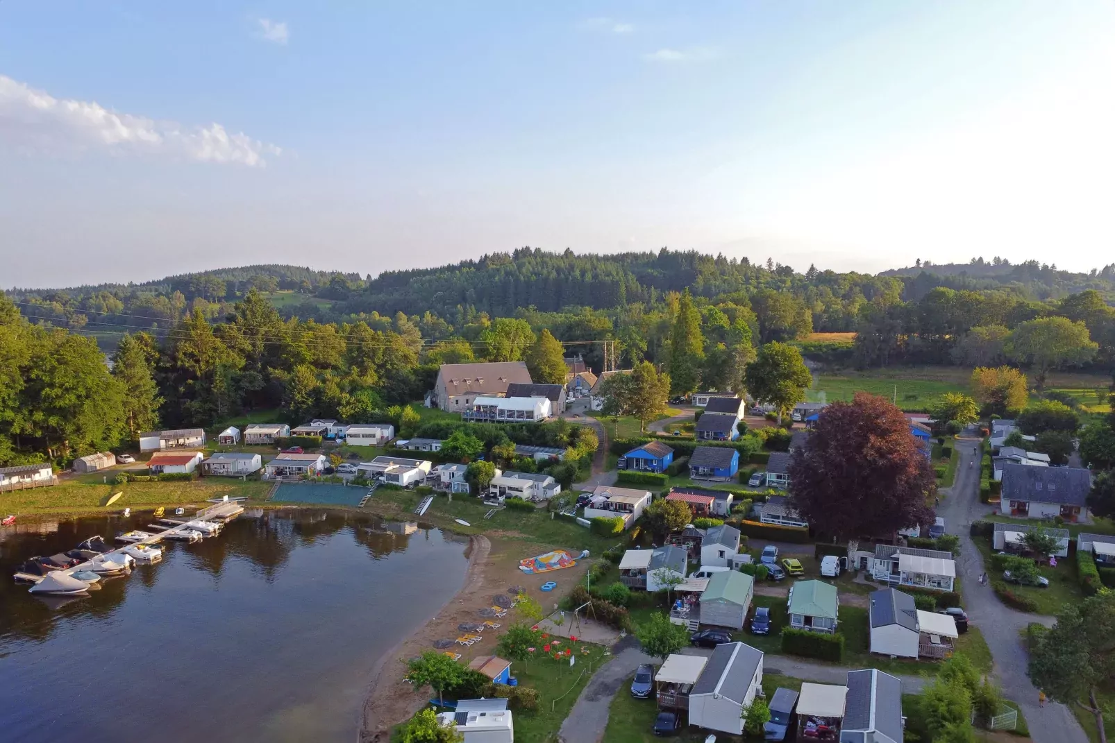 Flower Camping Der Hafen von Neuvic-