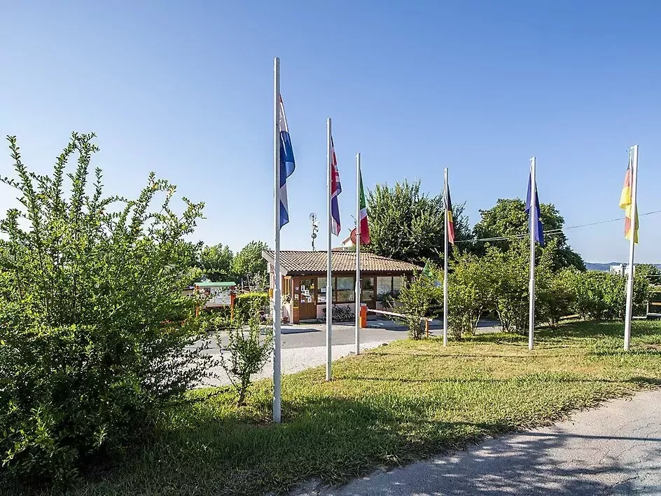 Hu Montescudaio Dorf-