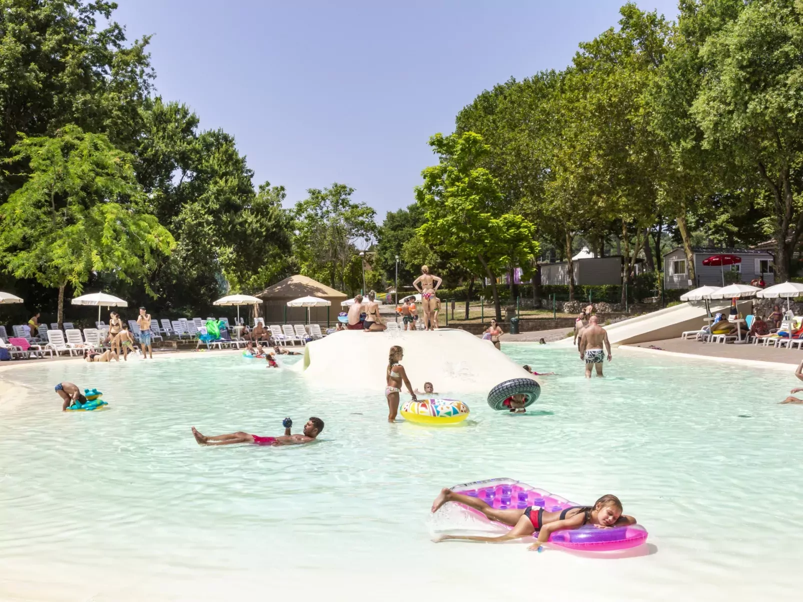 Hu Park Albatros Dorf-