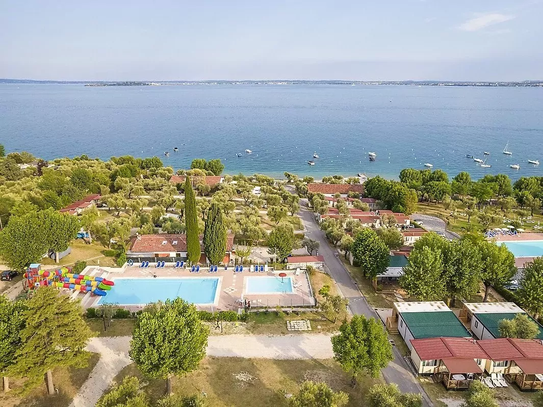 Hu Montescudaio Dorf-