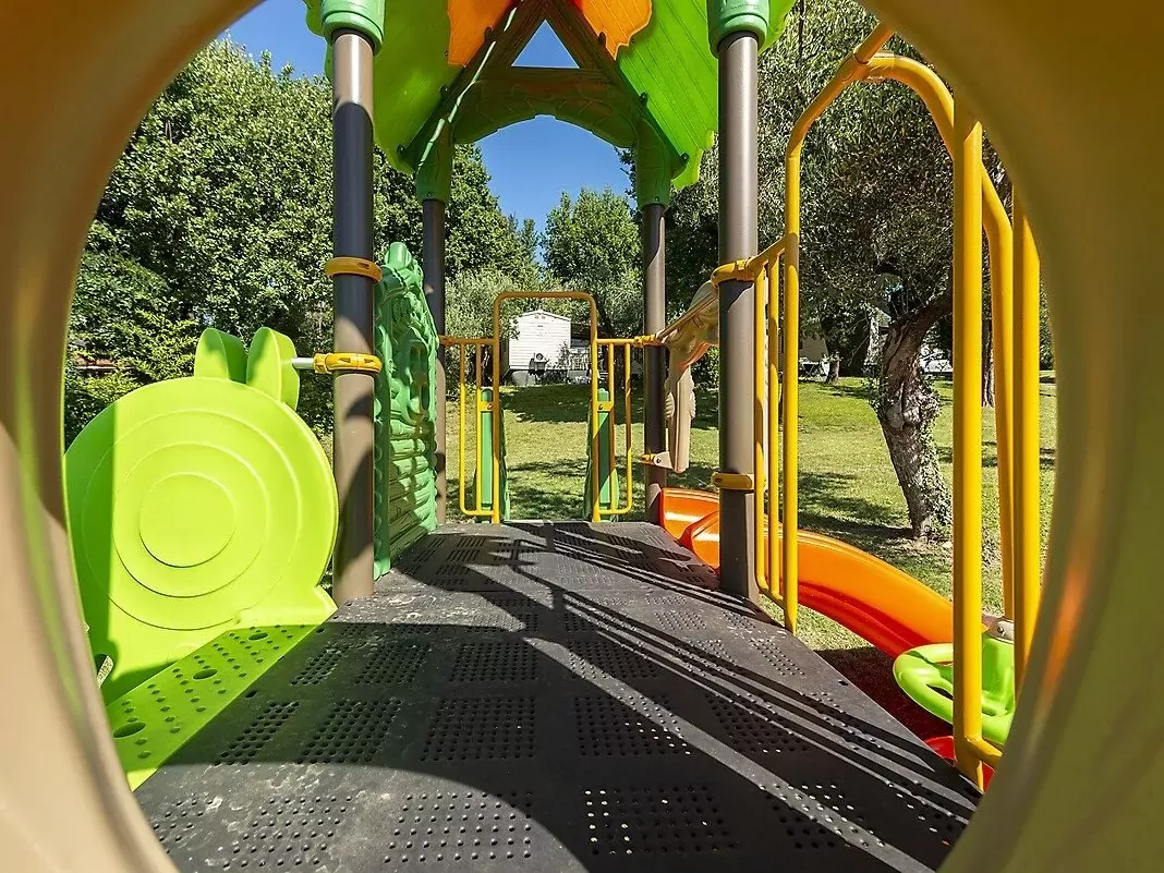 Hu Montescudaio Dorf-