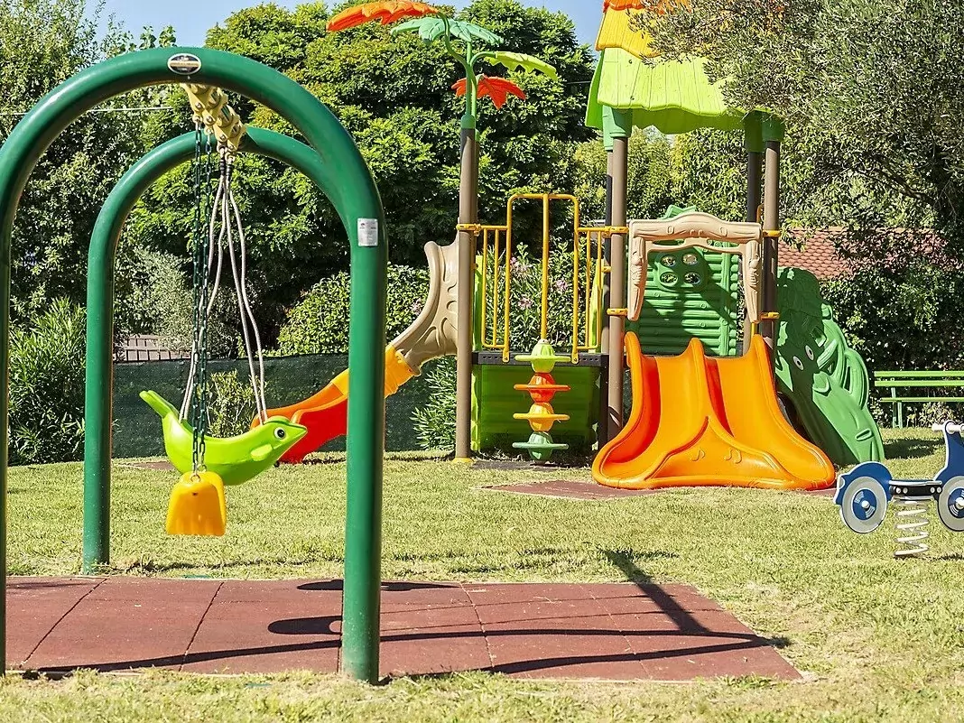 Hu Montescudaio Dorf-