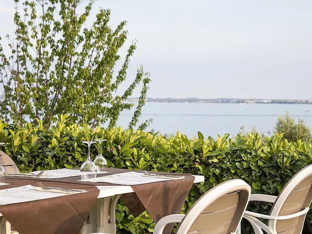 Hu Montescudaio Dorf-