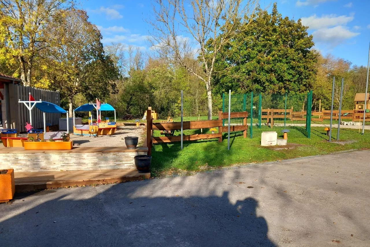 Campingplatz L'île aux mille Charmes