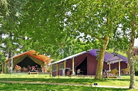 Flower Campingplatz Le Bois d’Amour