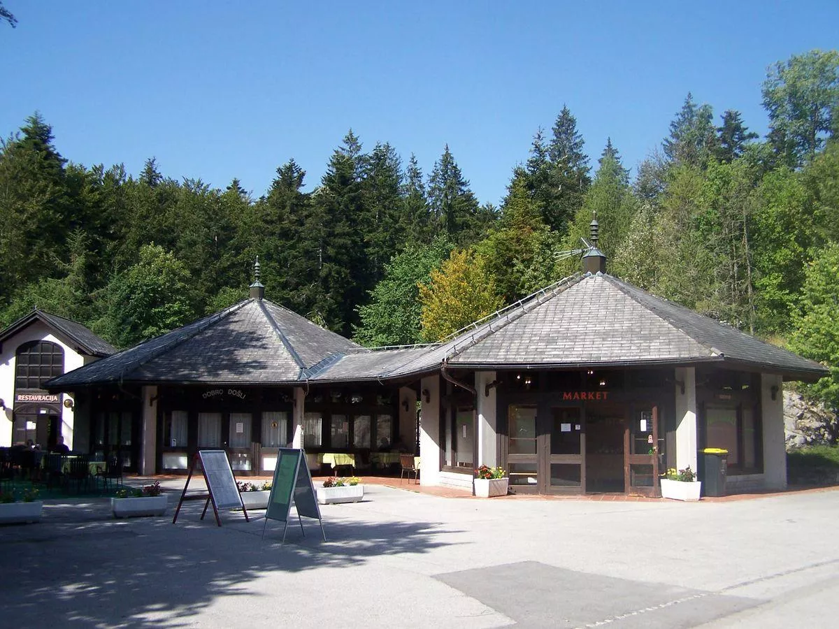 Campsite Pivka Jama