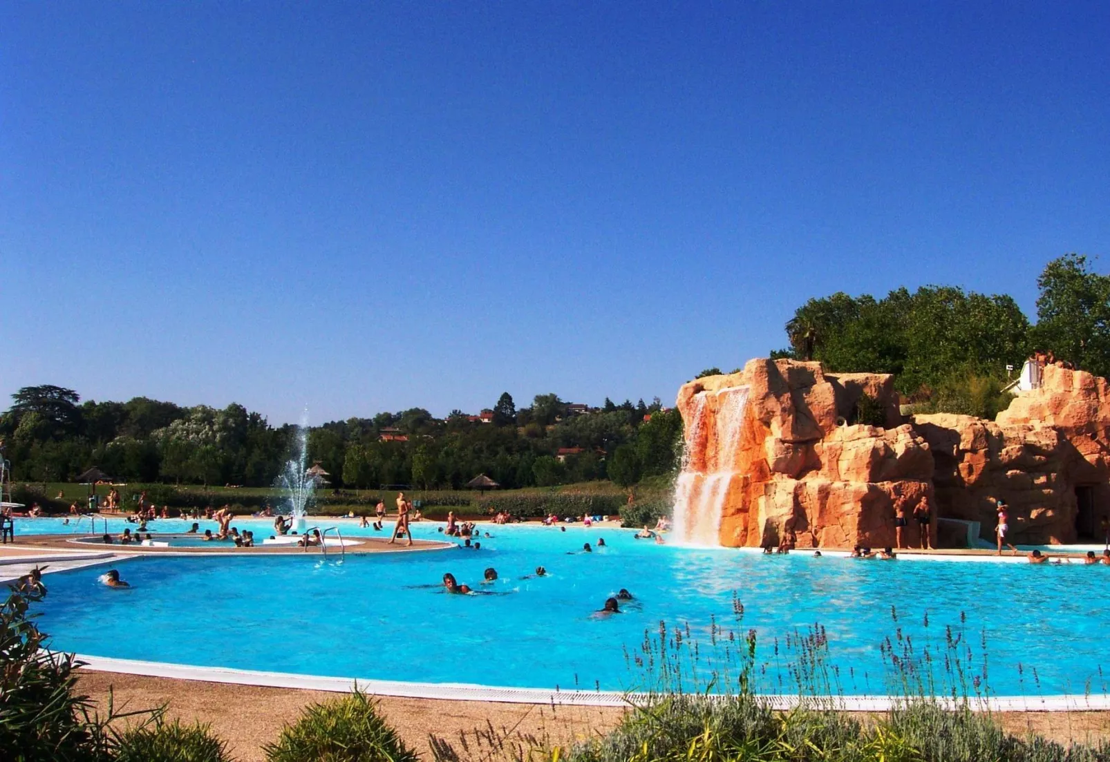 Kanopée-Dorf in Trevoux-