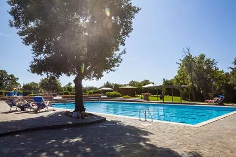 Hu Montescudaio Dorf-