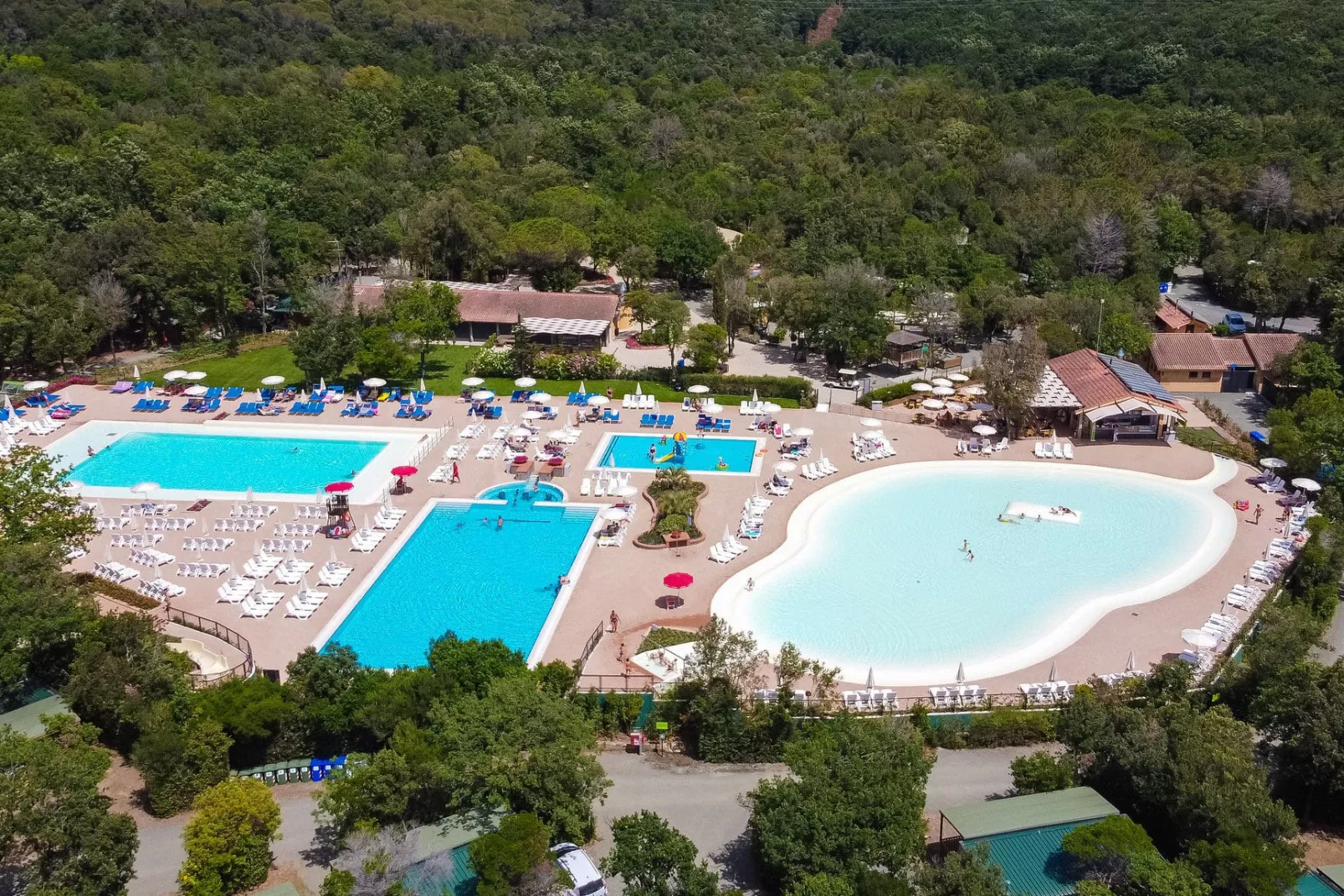 Hu Montescudaio Dorf-