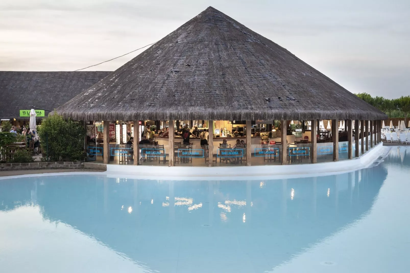 Hu Park Albatros Dorf-