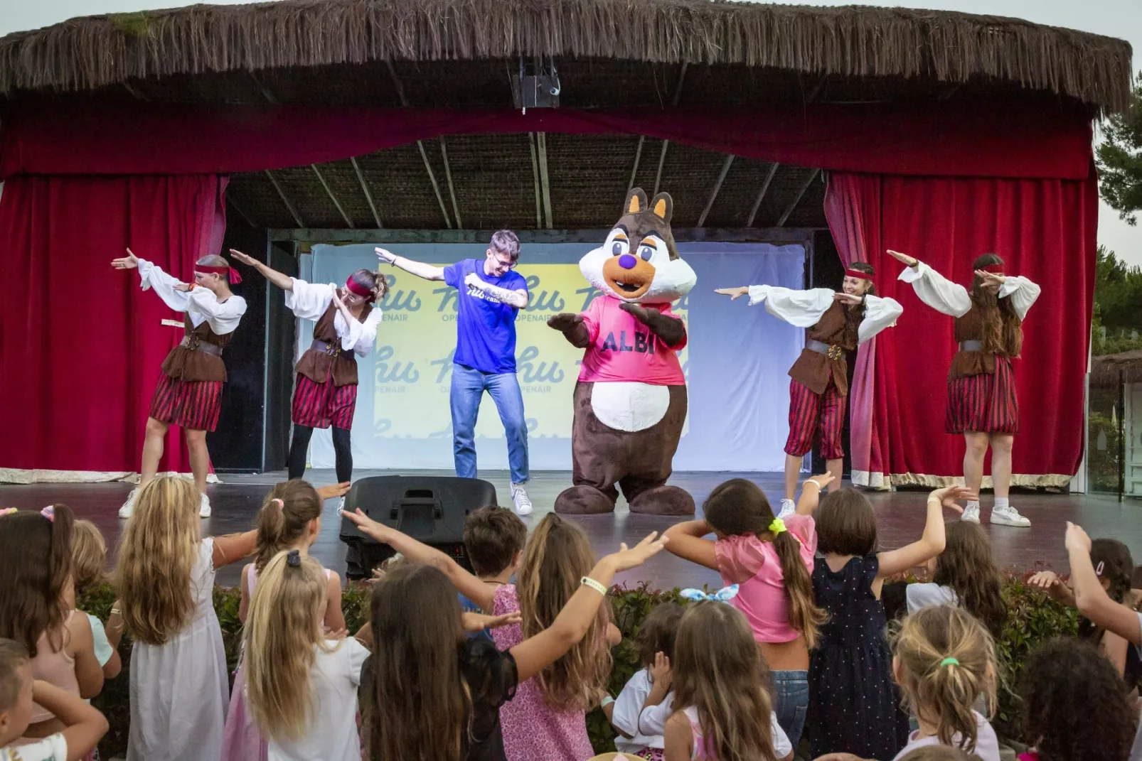 Hu Park Albatros Dorf-