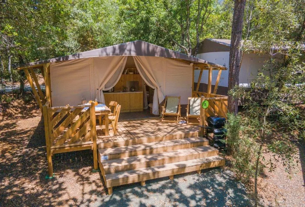 Hu Park Albatros Dorf-