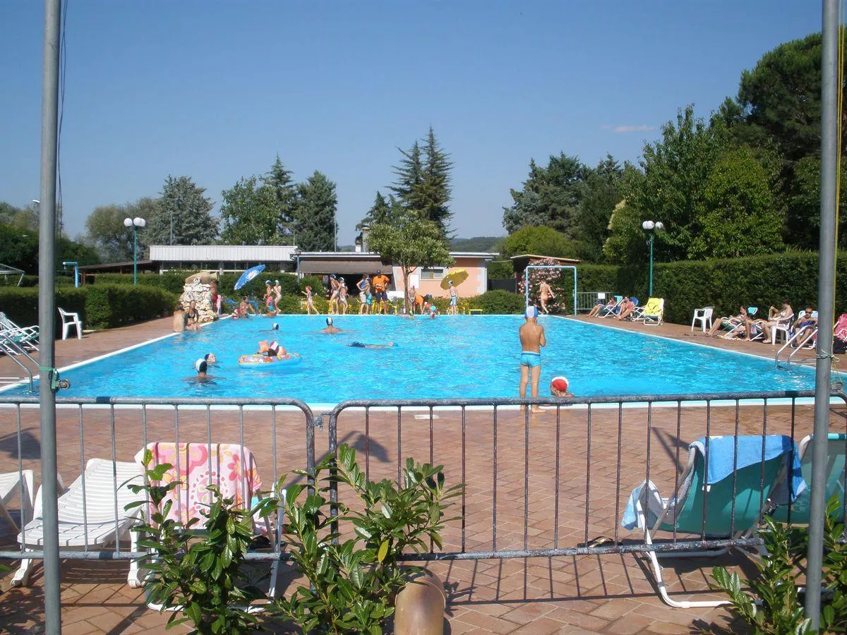 Hu Montescudaio Dorf-