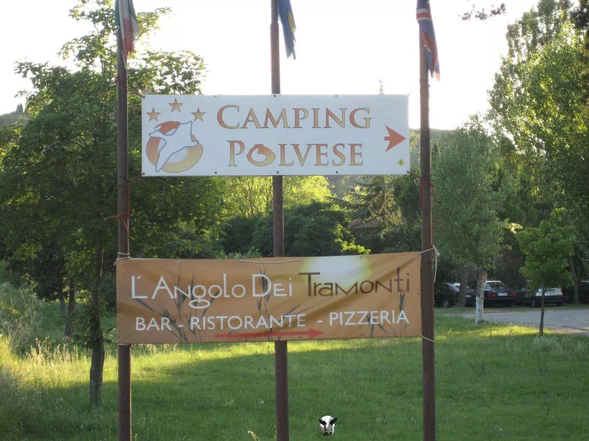 Hu Montescudaio Dorf-