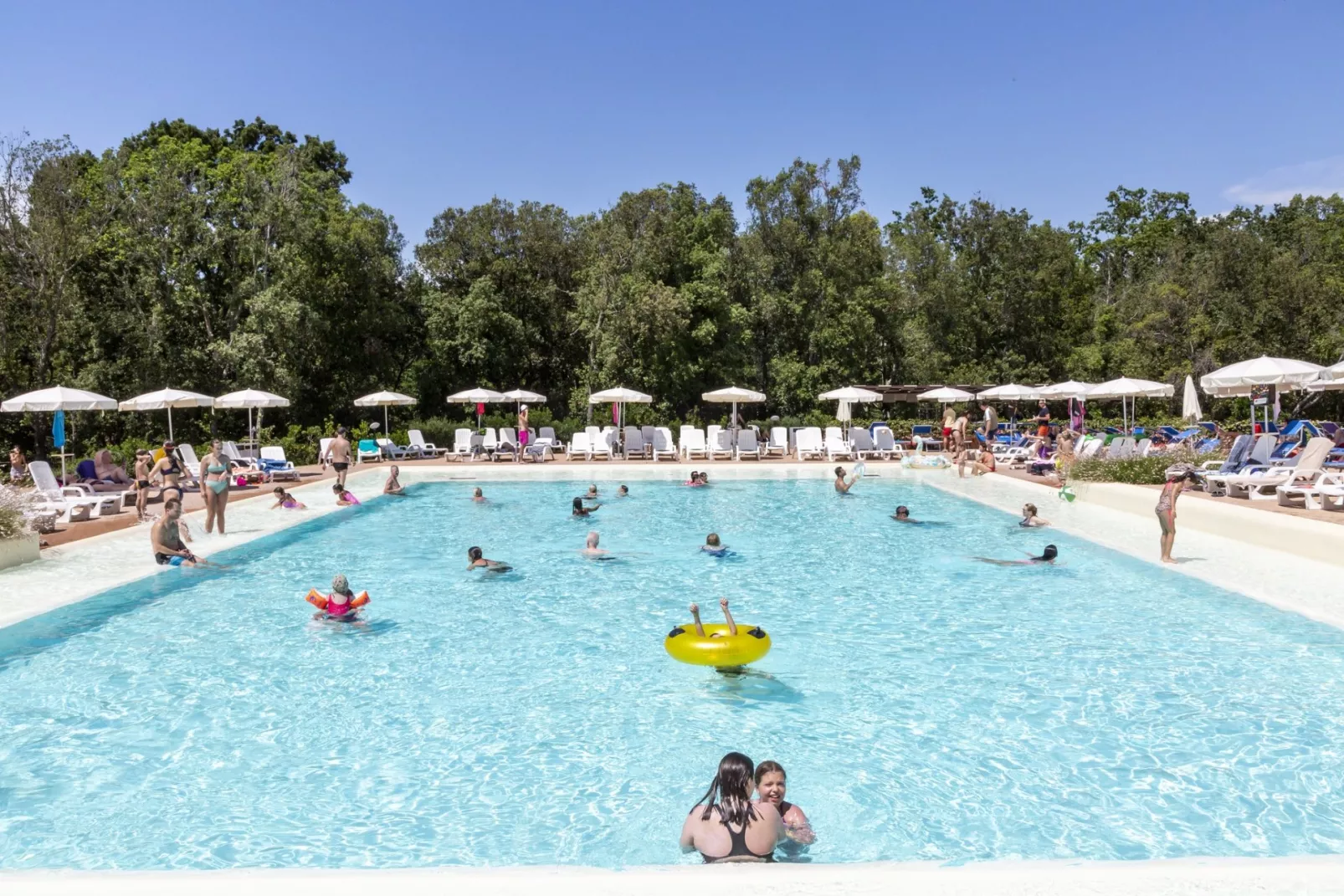 Hu Montescudaio Dorf-