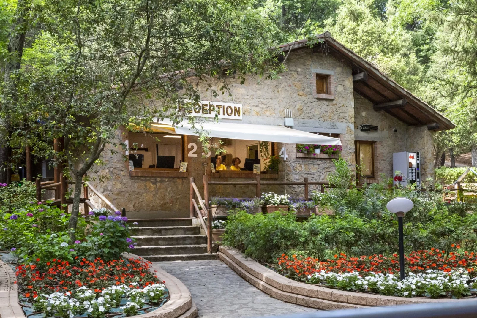 Hu Montescudaio Dorf-