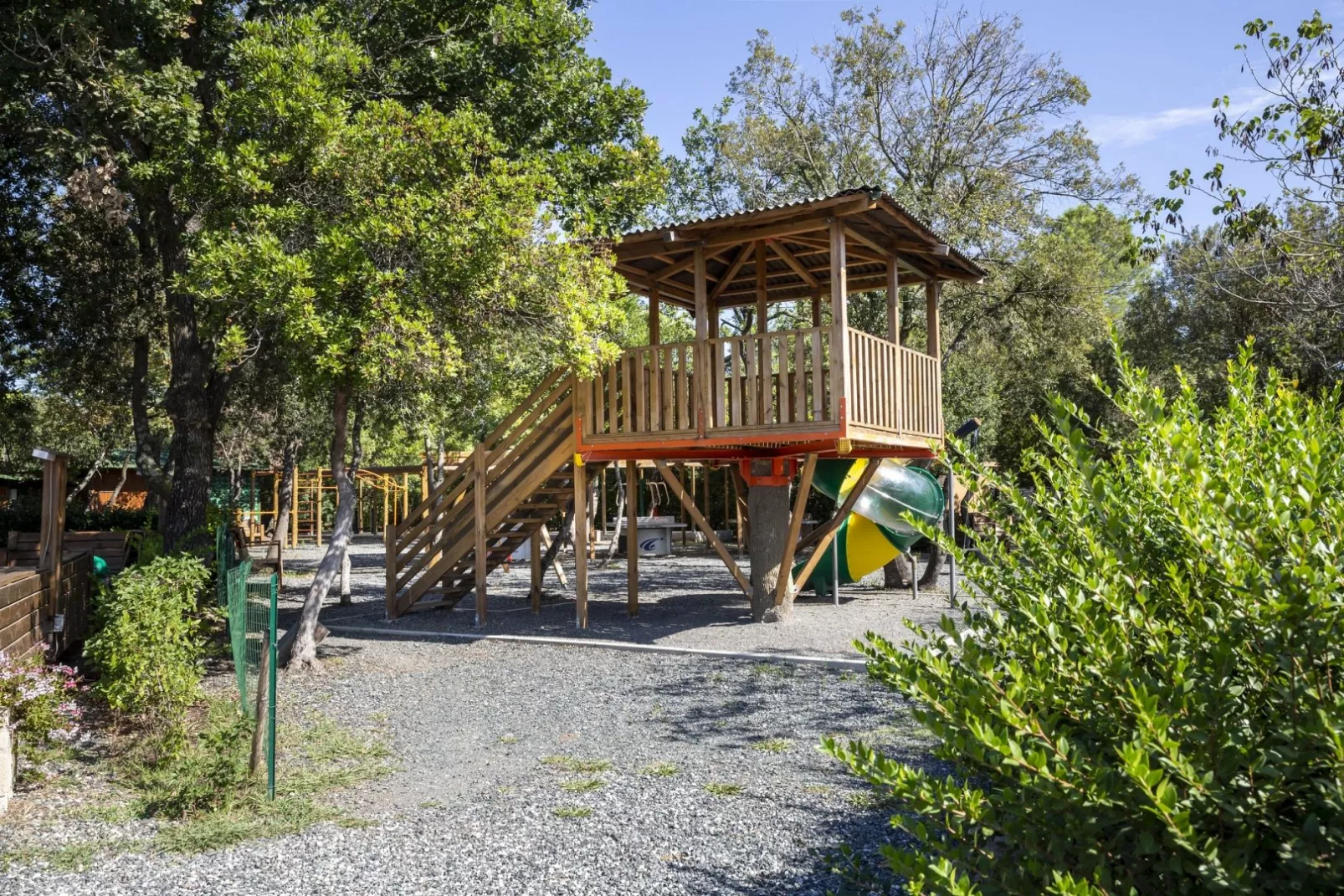 Hu Montescudaio Dorf-