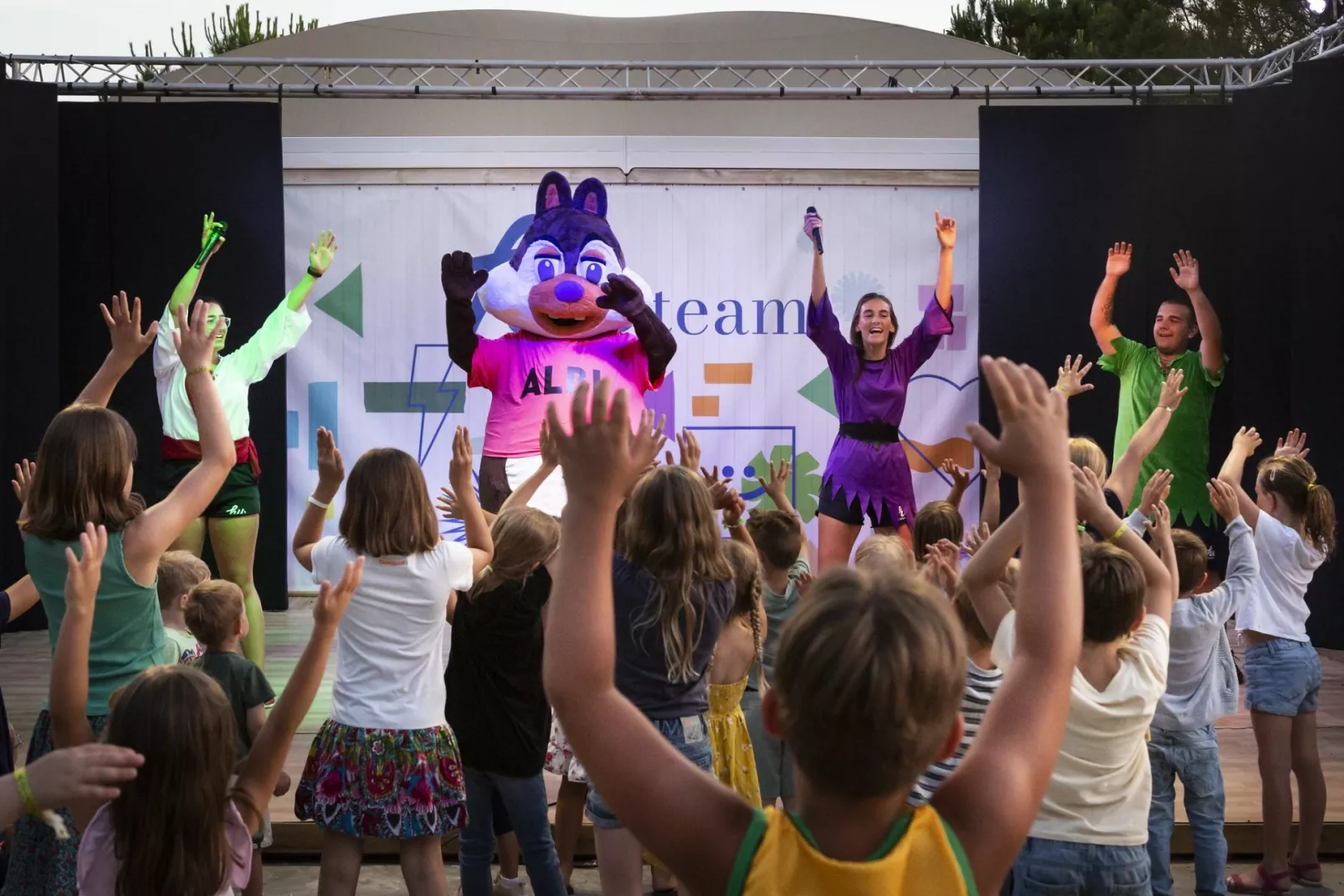 Hu Montescudaio Dorf-