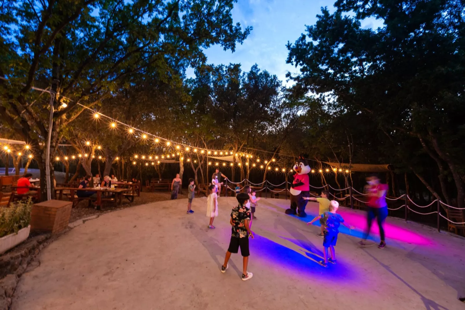 Hu Montescudaio Dorf-