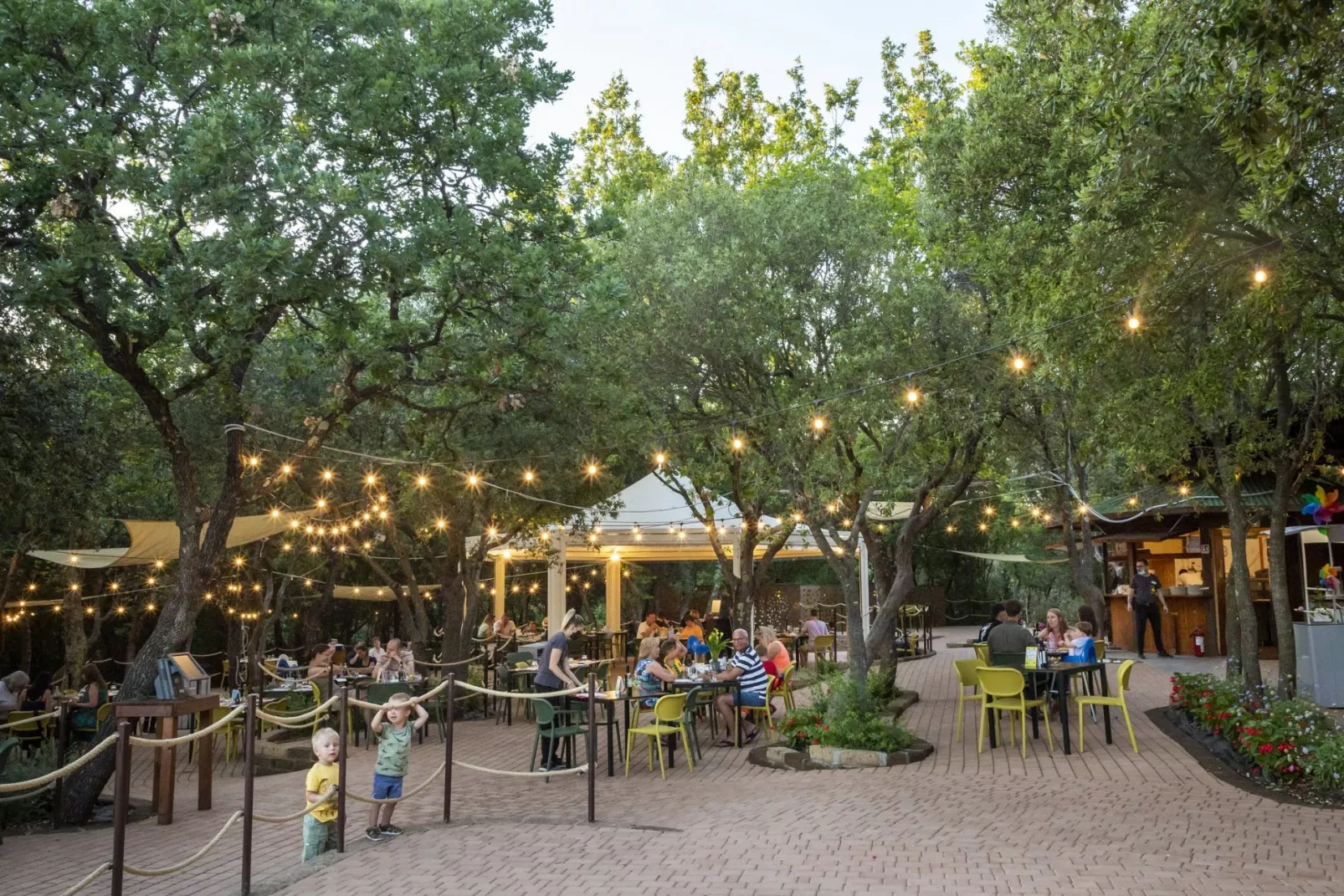 Hu Montescudaio Dorf-