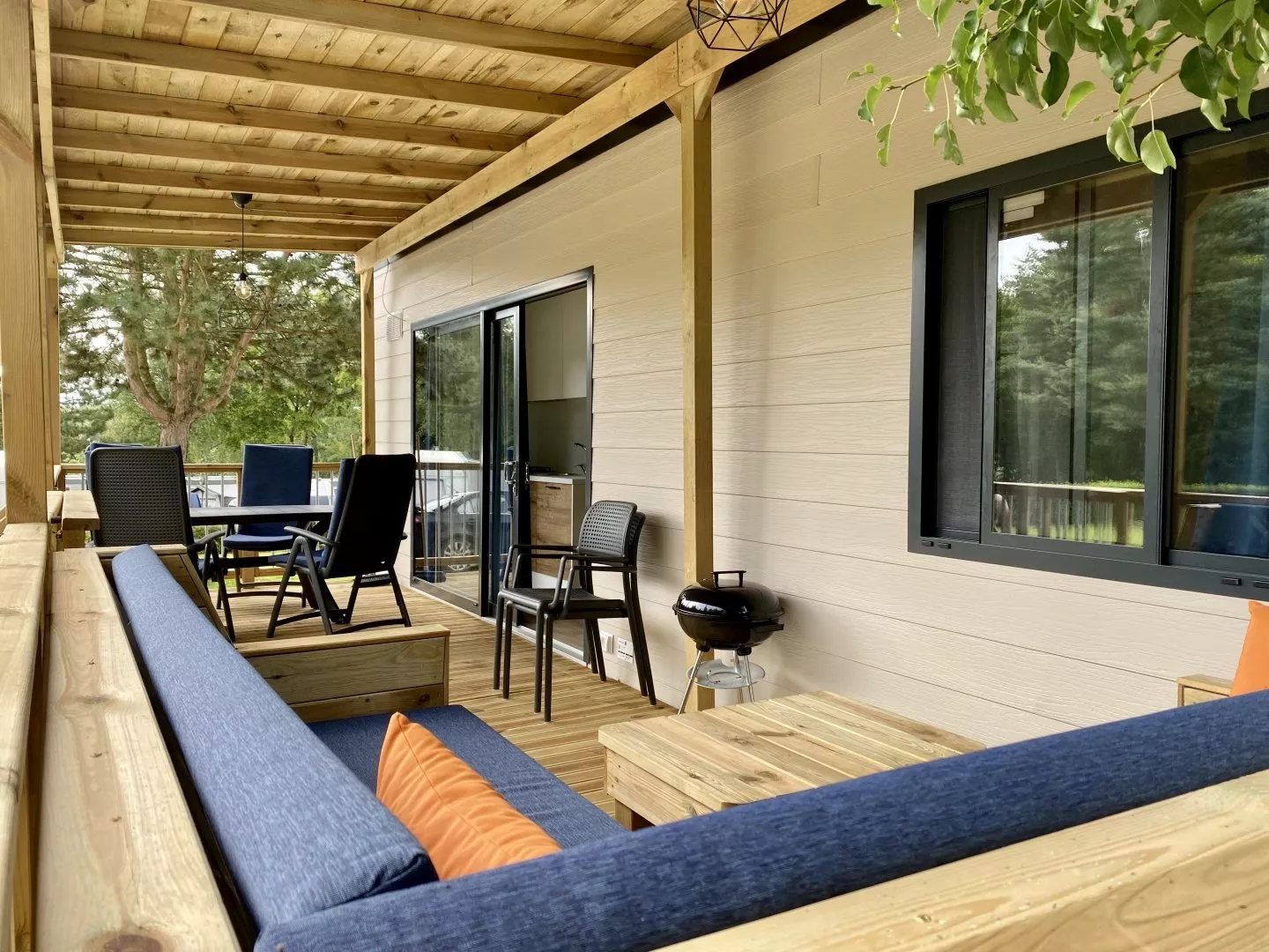 Hu Montescudaio Dorf-