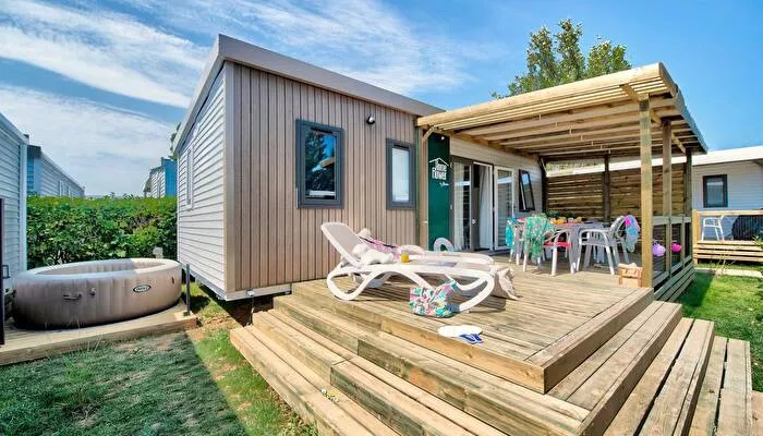 Flower Camping Les Ilates-